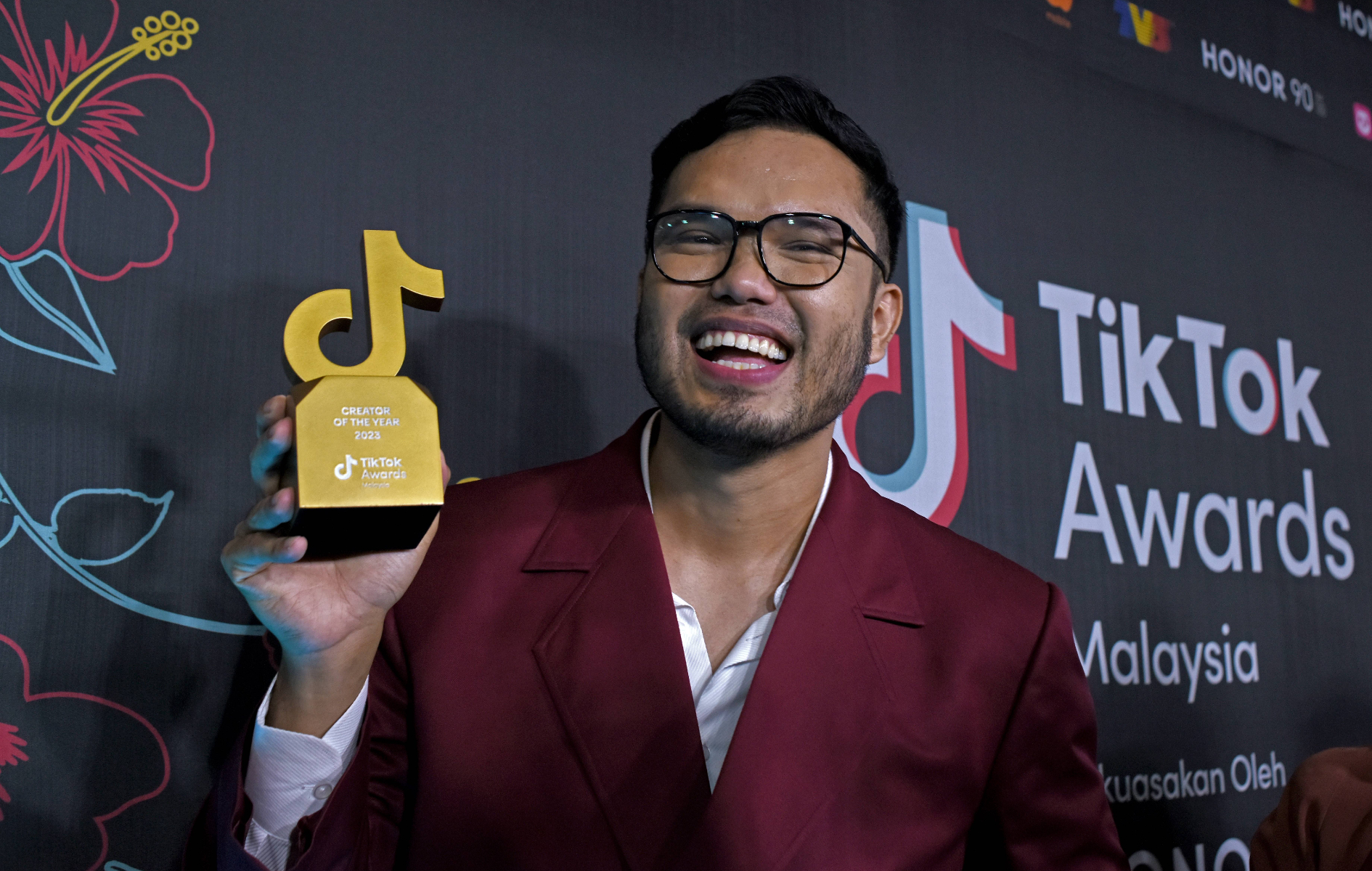 TikTok Award 2023 Khairul Aming Dinobat ‘People’s Choice Creator of